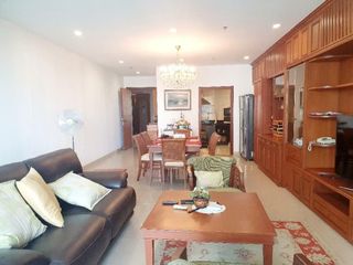 For sale 3 bed condo in Yan Nawa, Bangkok