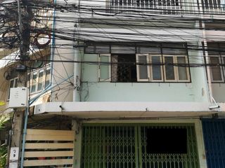 For rent 3 Beds townhouse in Yan Nawa, Bangkok