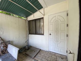For sale 4 bed townhouse in Khlong Toei, Bangkok