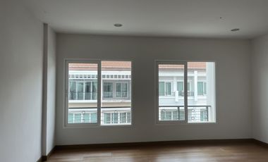For sale 3 Beds townhouse in Phaya Thai, Bangkok