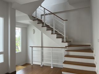For sale 3 bed townhouse in Phaya Thai, Bangkok