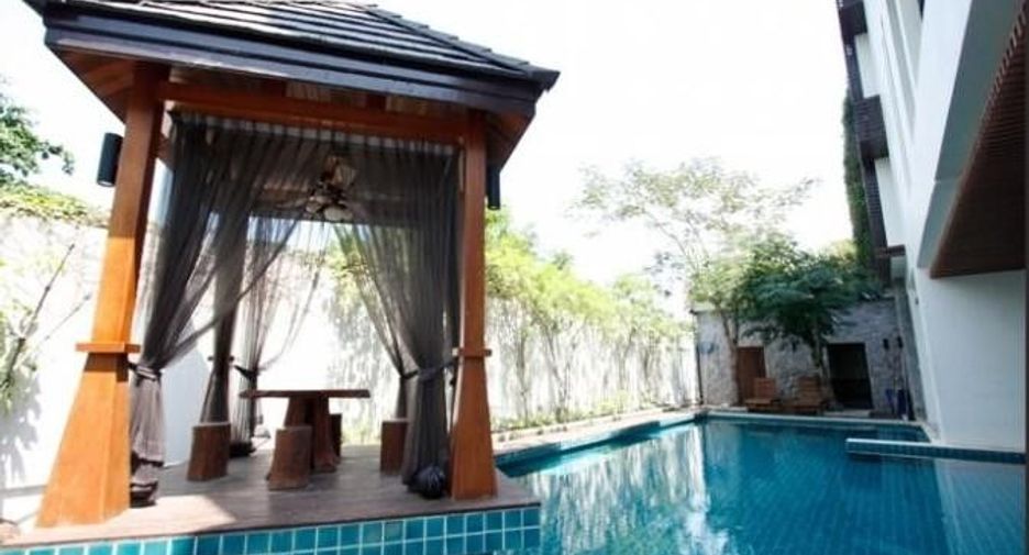 For sale 6 Beds villa in Watthana, Bangkok