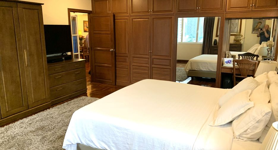 For sale 2 Beds condo in Khlong Toei, Bangkok