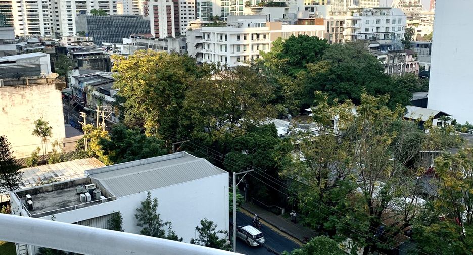For sale 2 Beds condo in Khlong Toei, Bangkok