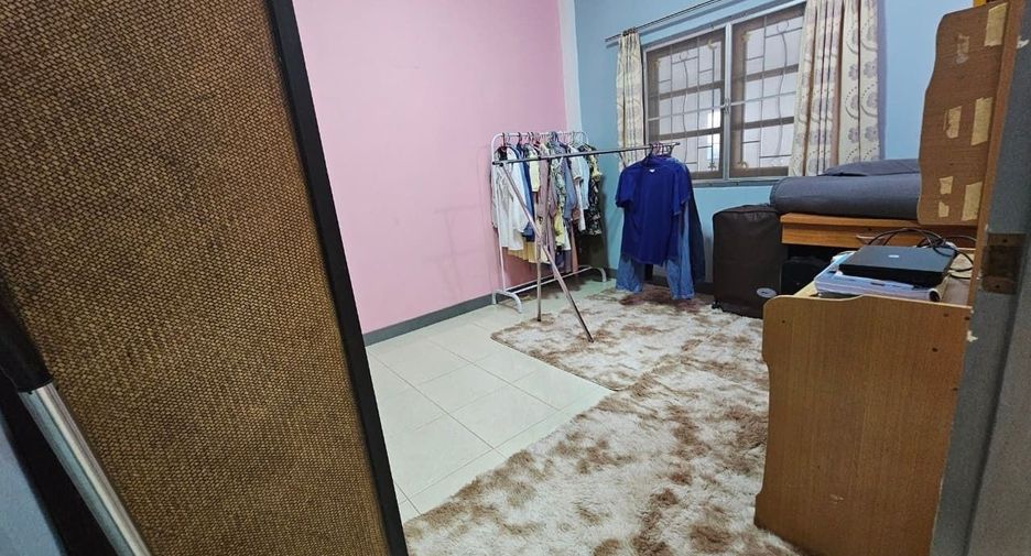 For sale 5 bed house in Sattahip, Pattaya