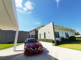 For sale 4 bed villa in Hua Hin, Prachuap Khiri Khan
