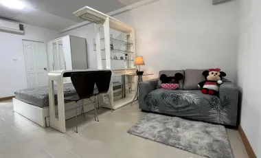 For rent スタジオ condo in Huai Khwang, Bangkok