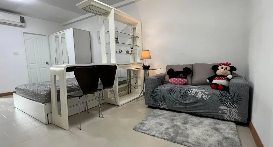 For rent studio condo in Huai Khwang, Bangkok