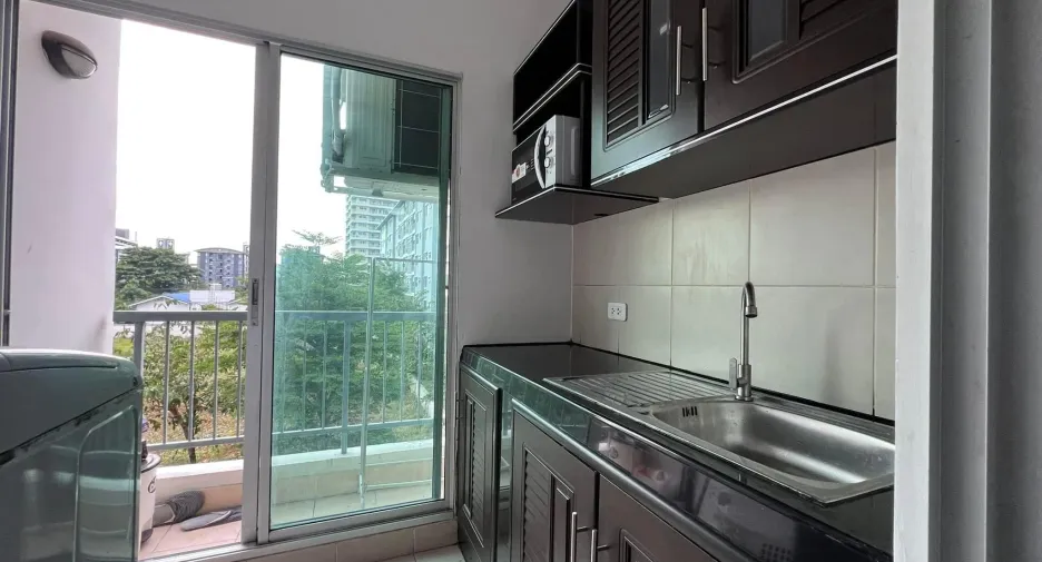 For rent studio condo in Huai Khwang, Bangkok