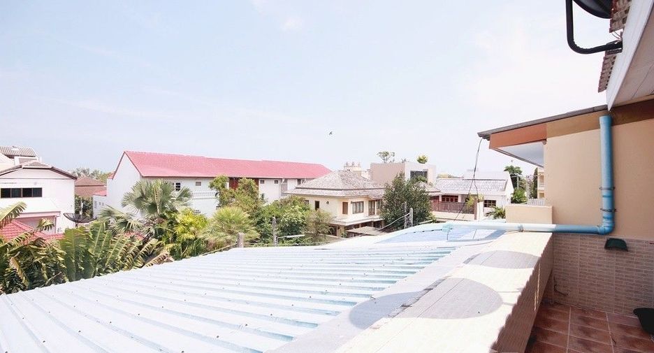 For sale 5 Beds townhouse in Hua Hin, Prachuap Khiri Khan