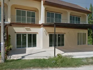 For rent 4 bed townhouse in Hua Hin, Prachuap Khiri Khan