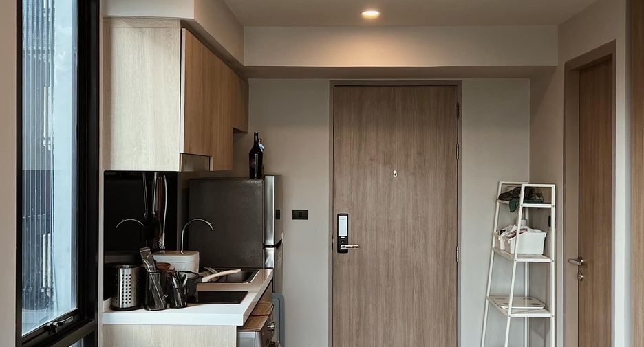 For rent 1 bed condo in Phaya Thai, Bangkok
