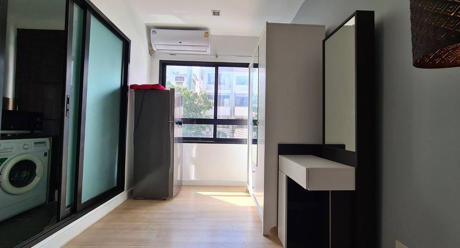 For rent studio condo in Sathon, Bangkok