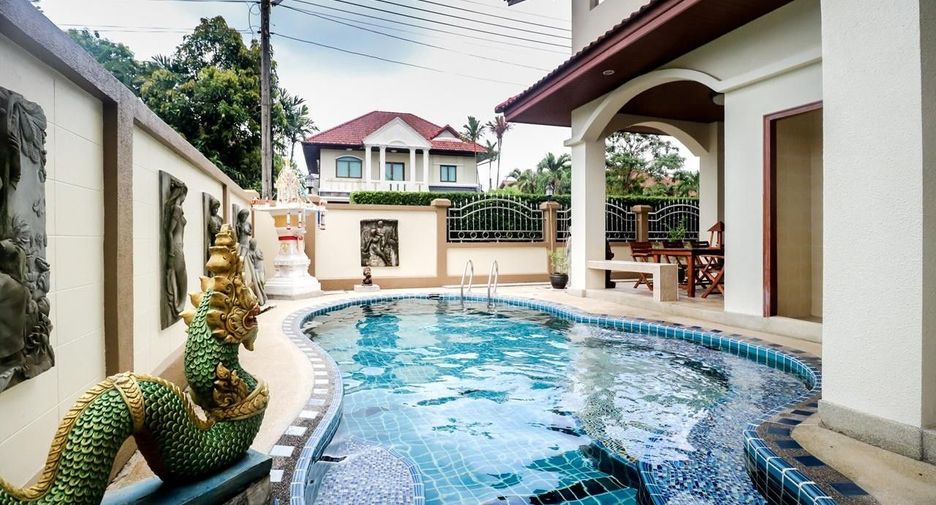 For sale 7 Beds villa in Kathu, Phuket