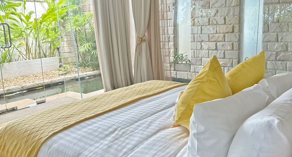 For sale 6 Beds villa in Mueang Phuket, Phuket