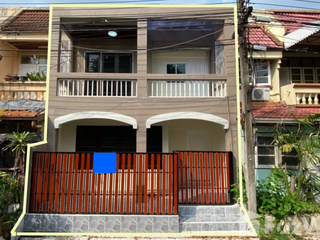 For sale 3 bed townhouse in Lat Phrao, Bangkok