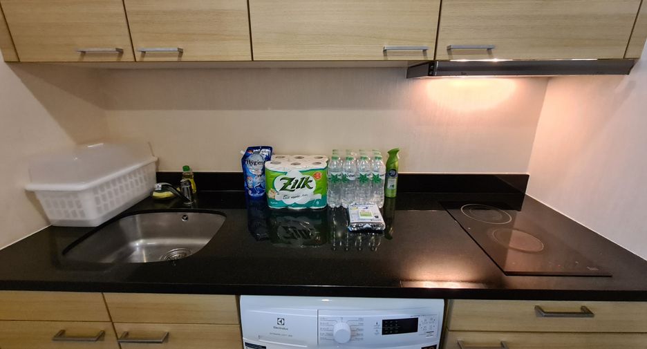 For sale studio condo in Pathum Wan, Bangkok