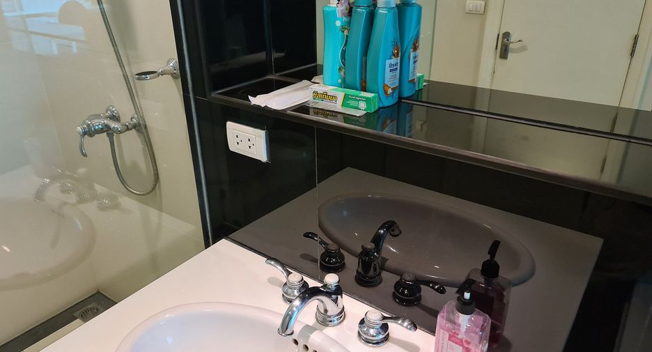 For sale studio condo in Pathum Wan, Bangkok