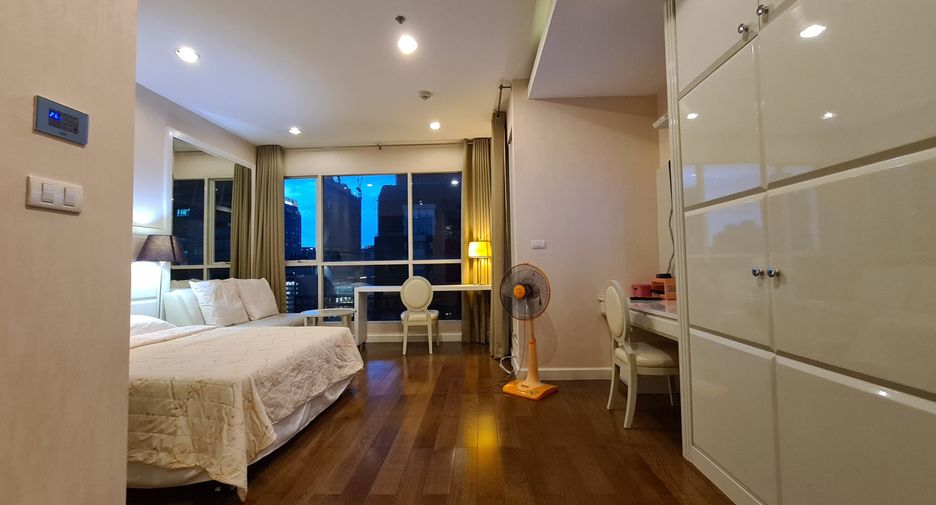 For sale studio condo in Pathum Wan, Bangkok