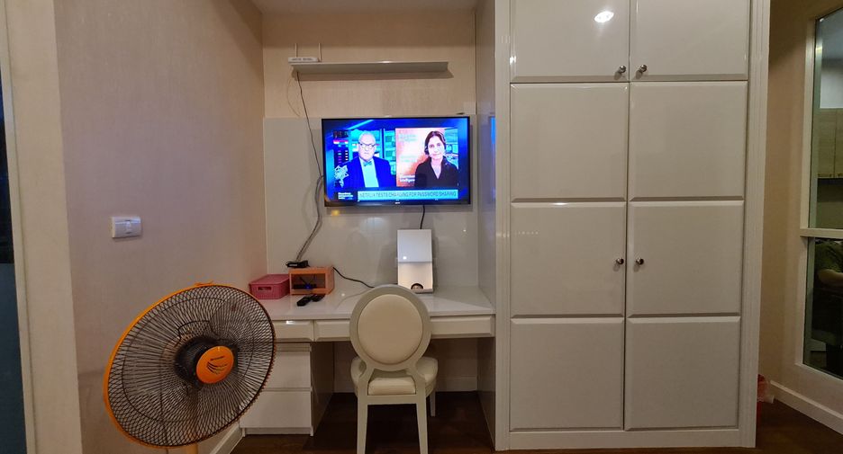 For sale studio condo in Pathum Wan, Bangkok