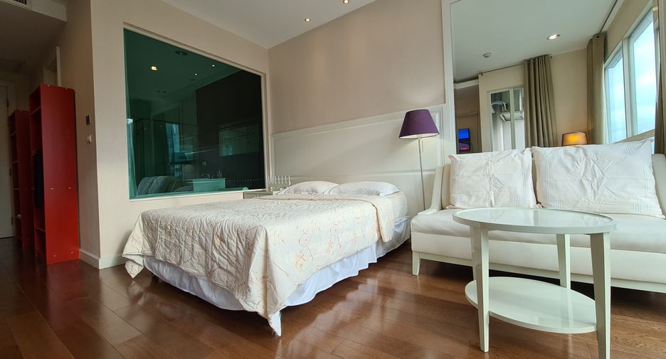 For sale studio condo in Pathum Wan, Bangkok