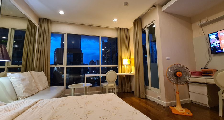 For sale studio condo in Pathum Wan, Bangkok