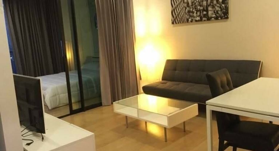 For sale 1 Beds condo in Phaya Thai, Bangkok