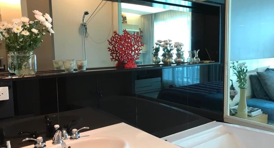 For sale studio condo in Pathum Wan, Bangkok