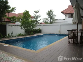 For rent 4 bed house in Huai Khwang, Bangkok