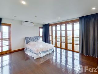For rent 4 Beds condo in Phaya Thai, Bangkok