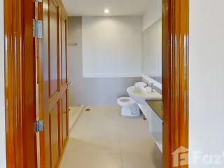 For rent 4 Beds condo in Phaya Thai, Bangkok