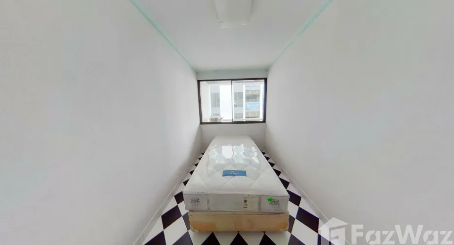 For rent 3 Beds condo in Khlong Toei, Bangkok