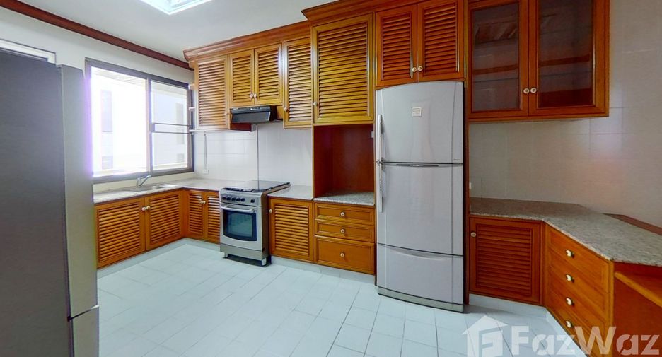 For rent 3 Beds condo in Khlong Toei, Bangkok
