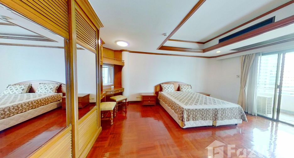 For rent 3 Beds condo in Khlong Toei, Bangkok