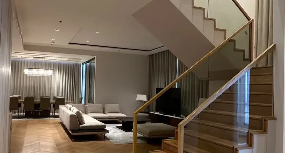 For sale 4 ベッドルーム condo in Watthana, Bangkok