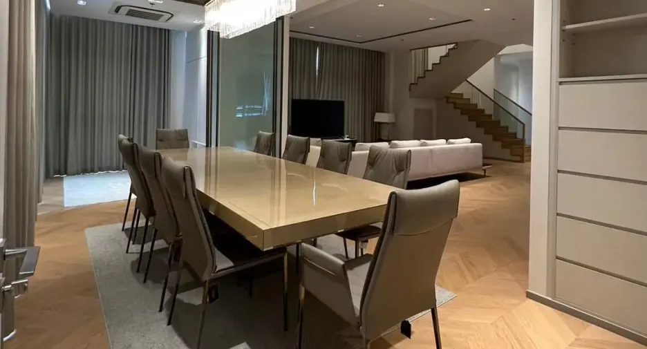 For sale 4 ベッドルーム condo in Watthana, Bangkok