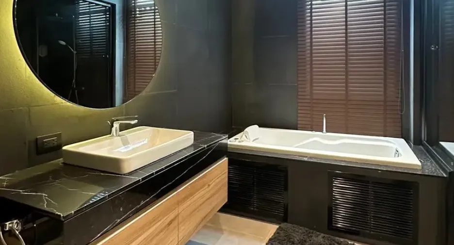 For sale 4 ベッドルーム condo in Watthana, Bangkok