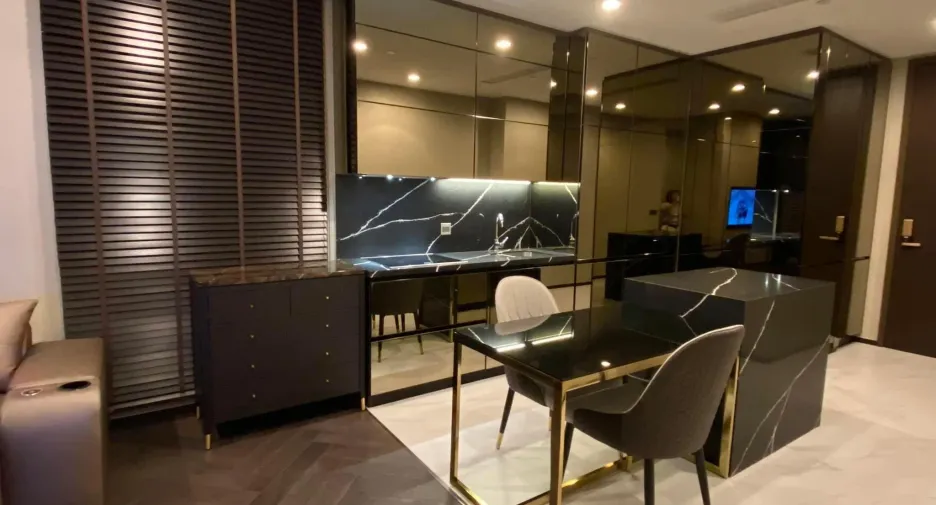 For rent 2 bed condo in Khlong Toei, Bangkok
