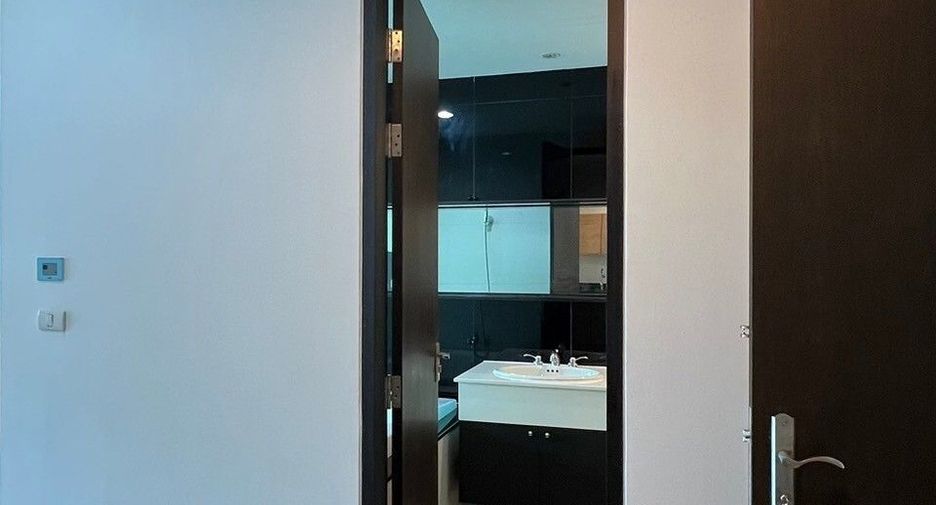 For sale studio condo in Pathum Wan, Bangkok