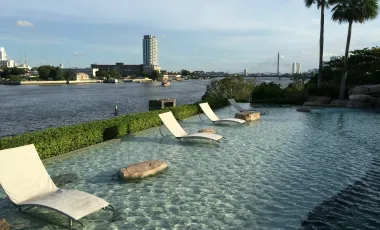 For rent 3 bed condo in Dusit, Bangkok