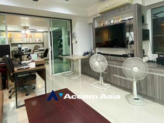 For sale 5 Beds house in Khlong Toei, Bangkok