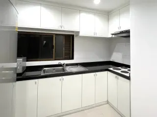 For rent 2 bedrooms condo in Khlong Toei, Bangkok