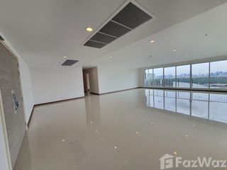 For rent 4 bed condo in Yan Nawa, Bangkok
