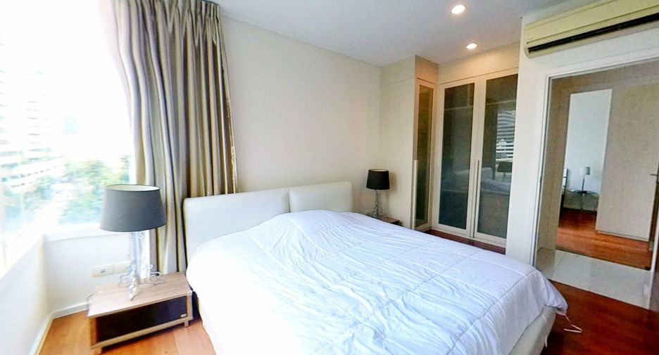 For rent 2 bed condo in Watthana, Bangkok