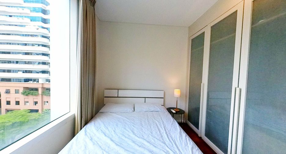For rent 2 bed condo in Watthana, Bangkok