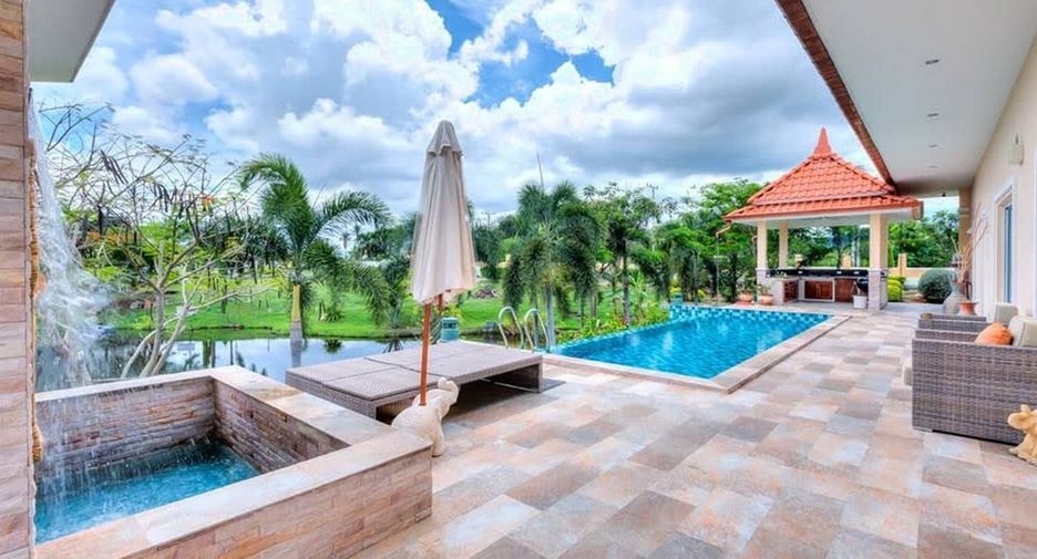 For sale 4 bed villa in Hua Hin, Prachuap Khiri Khan