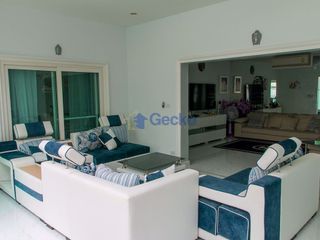 For sale 6 Beds house in Pratumnak, Pattaya