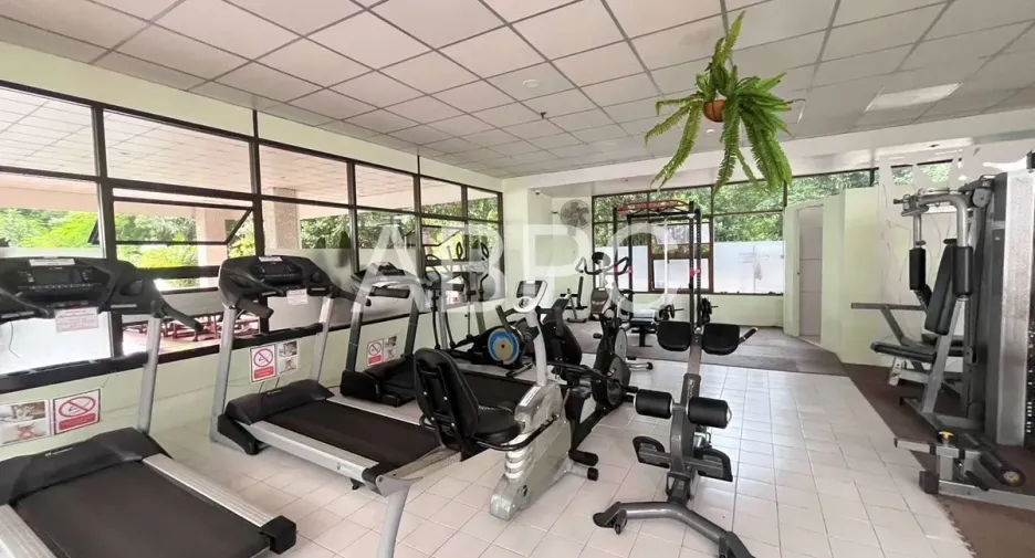 出租 和 出售 4 卧室 公寓 在 Jomtien, 芭提雅