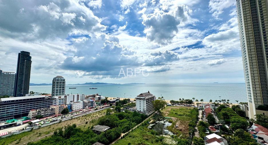 For rent and for sale 4 bedrooms condo in Jomtien, Pattaya