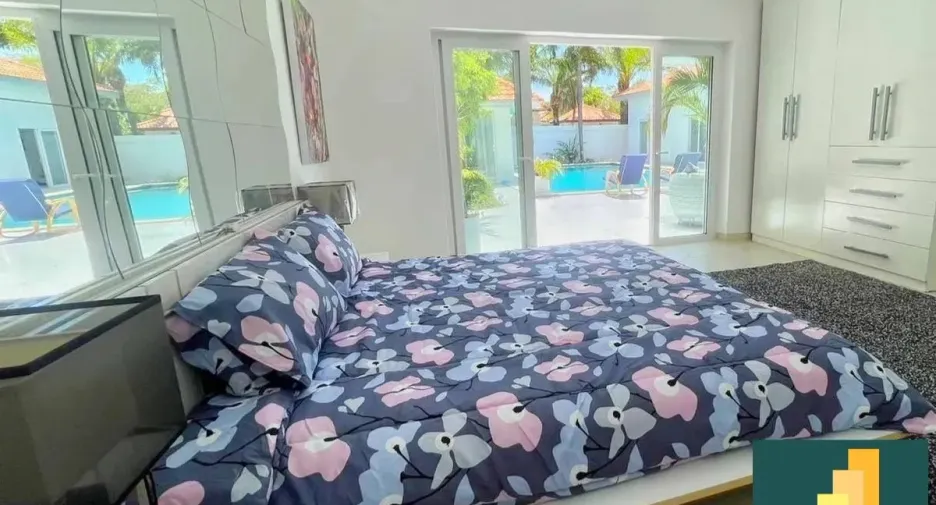 For rent and for sale 7 bedrooms house in Bang Lamung, Chonburi